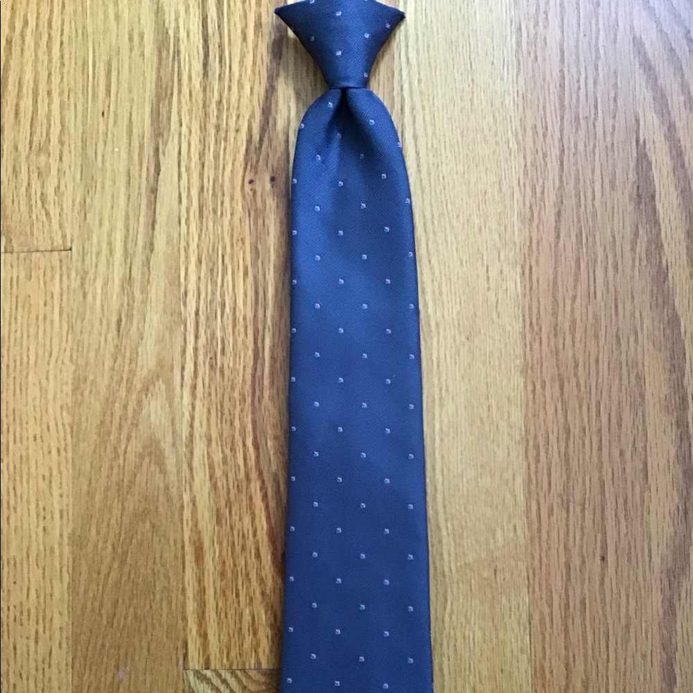 Clip on tie
